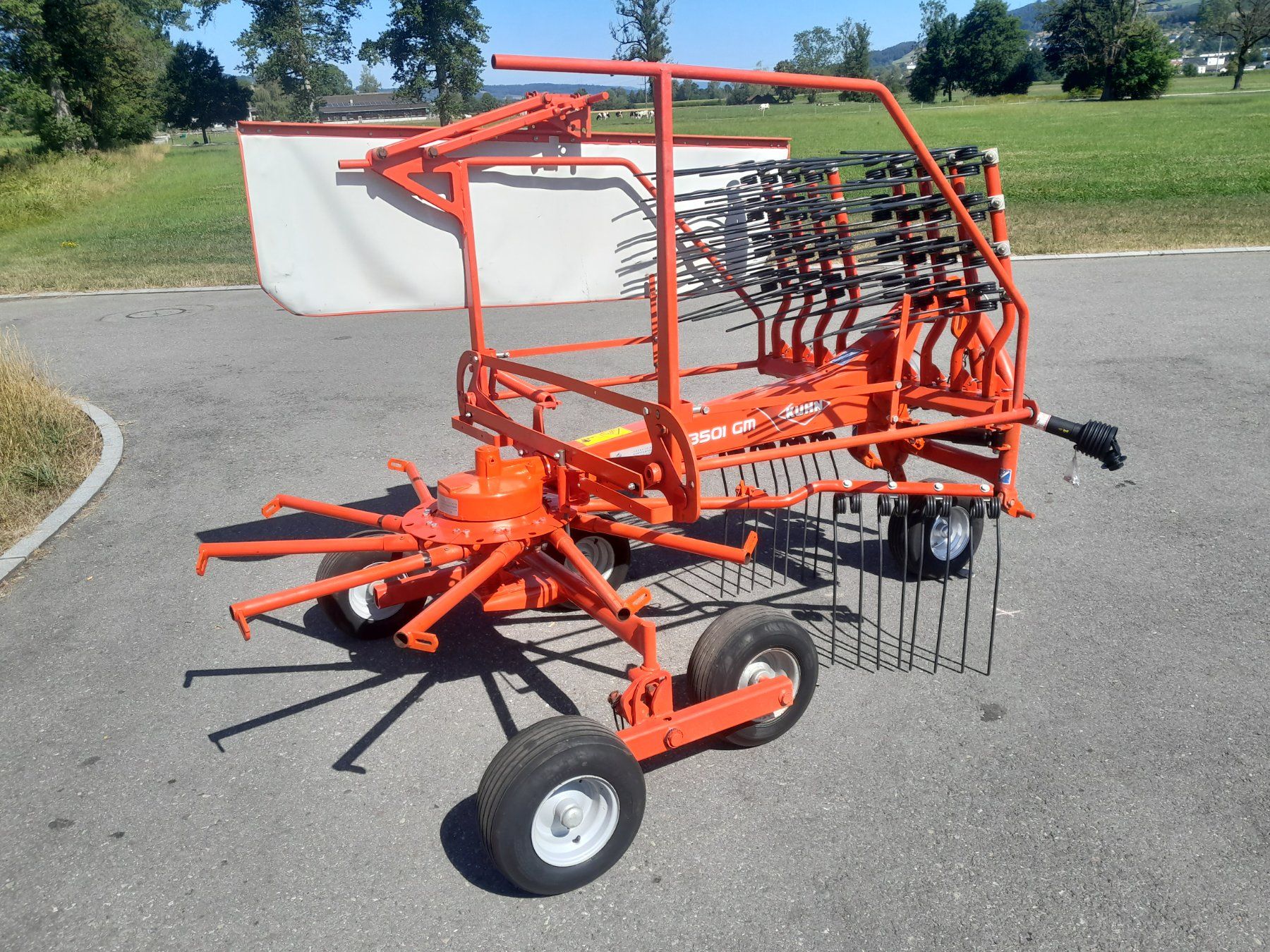Kuhn Fauchage: Kreiselschwader Kuhn GA 3501 – D'occasion à Sursee par pafu02 4