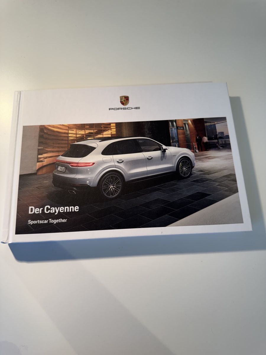 Porsche Dokumente: Porsche Cayenne Katalog Buch gebunden 2018 – Neu (gemäss Beschreibung) aus Bonstetten von Rocco02
