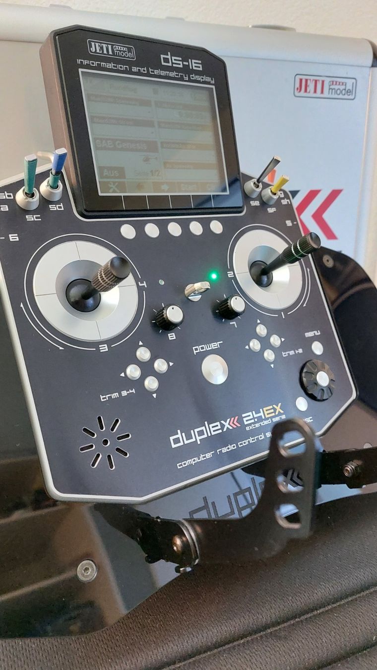Jeti Telecomando: Jeti Handsender DS-16 mit Senderpult – Usato da Hünenberg venduto da schulbe