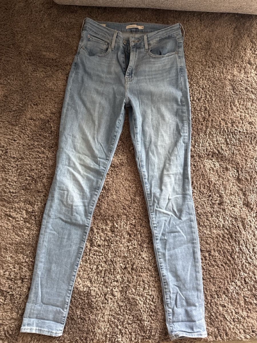 Levi's Jeans: Levi‘s Jeans – Usato da Rotkreuz venduto da fab_8vm7
