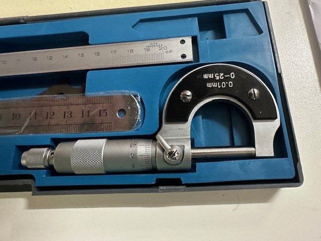 Messwerkzeug-Set 9-teilig im hochwertigen Alu-Koffer