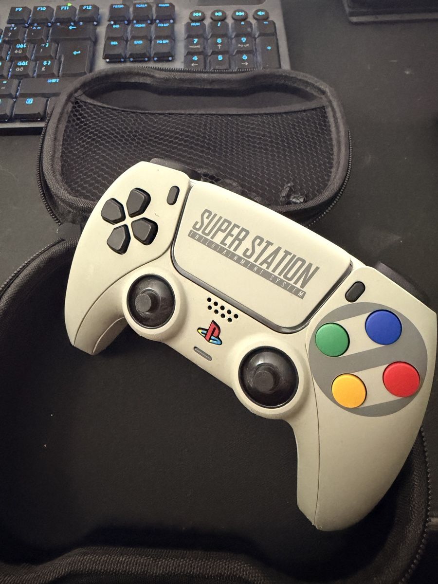 Sony Controller: PS5 DualSense Custom Controller Retro Edition  – Neu (gemäss Beschreibung) aus Selzach von SiendoGaming 1