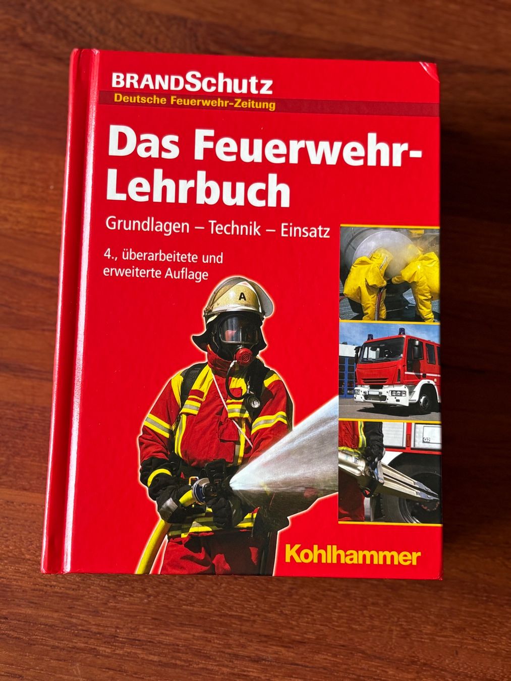 Libri: Feuerwehr Lehrbuch -Kohlhammer- 4. Auflage – Usato da Unterwasser venduto da hel_xwt6