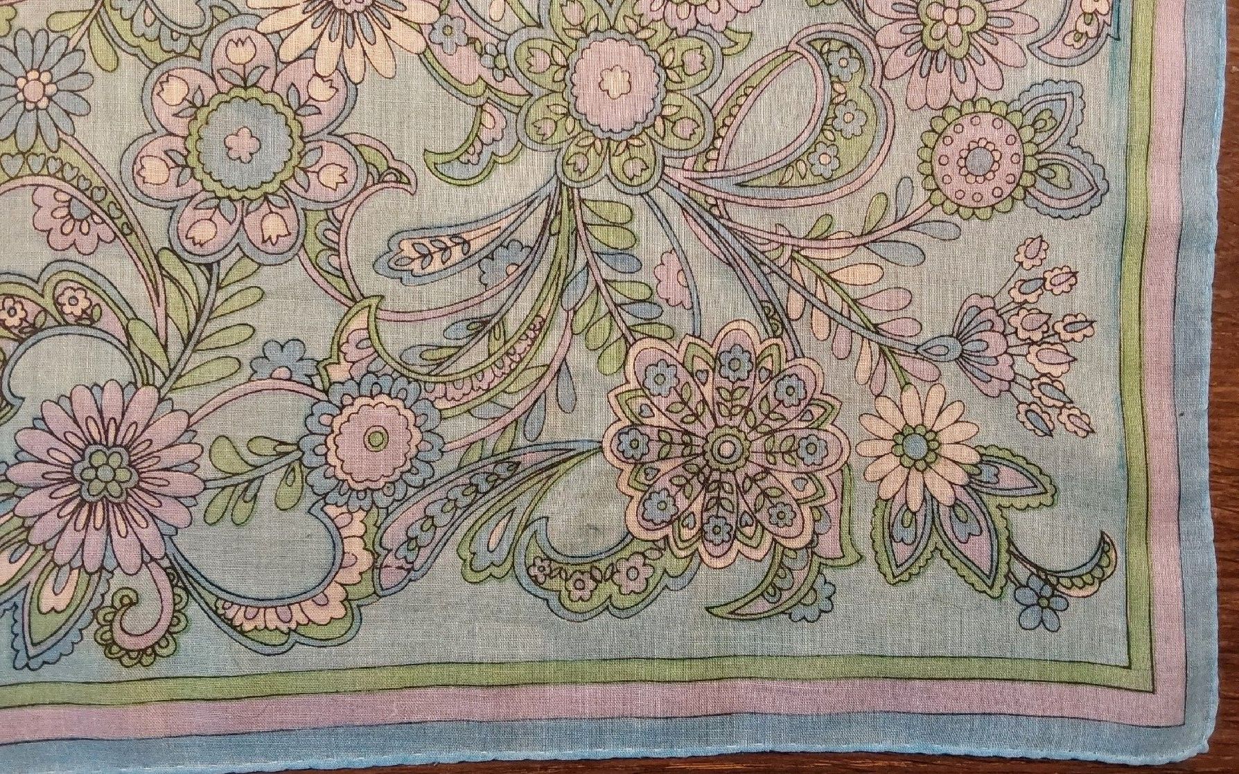 Altro in  Abbigliamento & Accessori: Taschentuch Motiv Blumen – Usato da Köniz venduto da scopello12 1