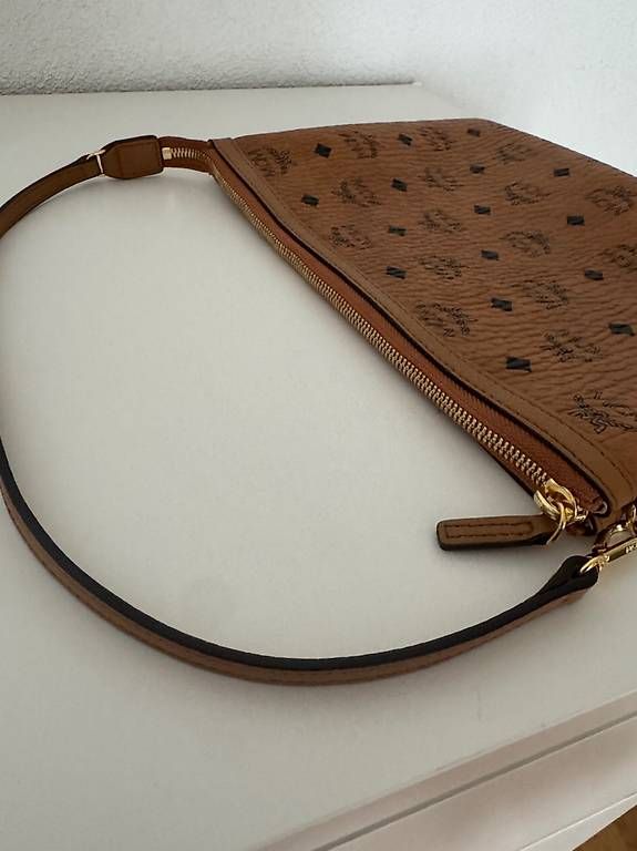 Borse da donna: MCM Tasche zu verkaufen – Nuovo e nell'imballaggio originale da Menznau venduto da liisaa.kr 2
