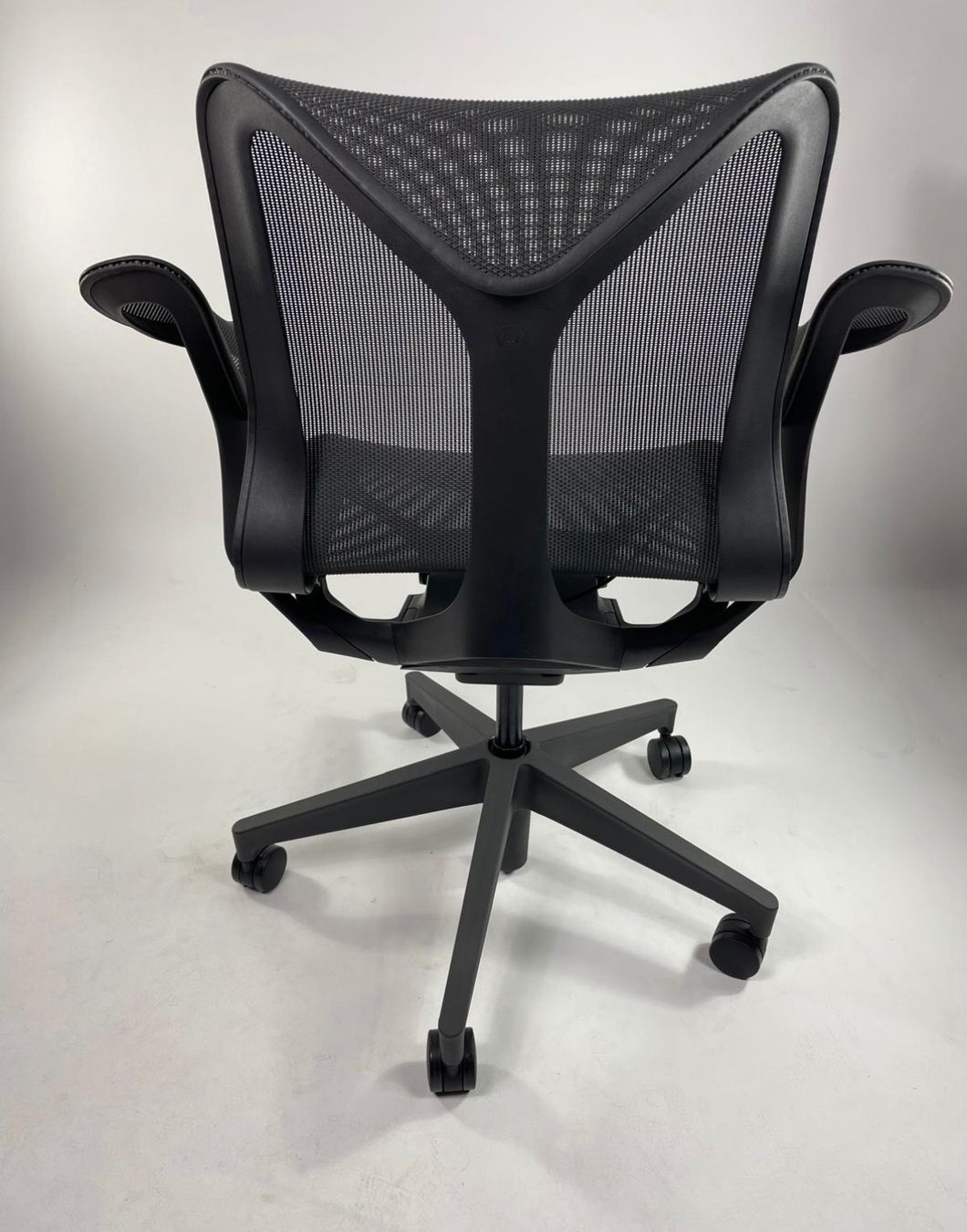 Herman Miller Sedie: NEU Herman Miller Cosm Graphite Low – Nuovo e nell'imballaggio originale da Wil SG venduto da office-sale 2