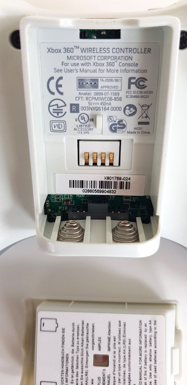 Manettes: Xbox 360 Controller - white – D'occasion à Oberglatt ZH par jawormmx 2
