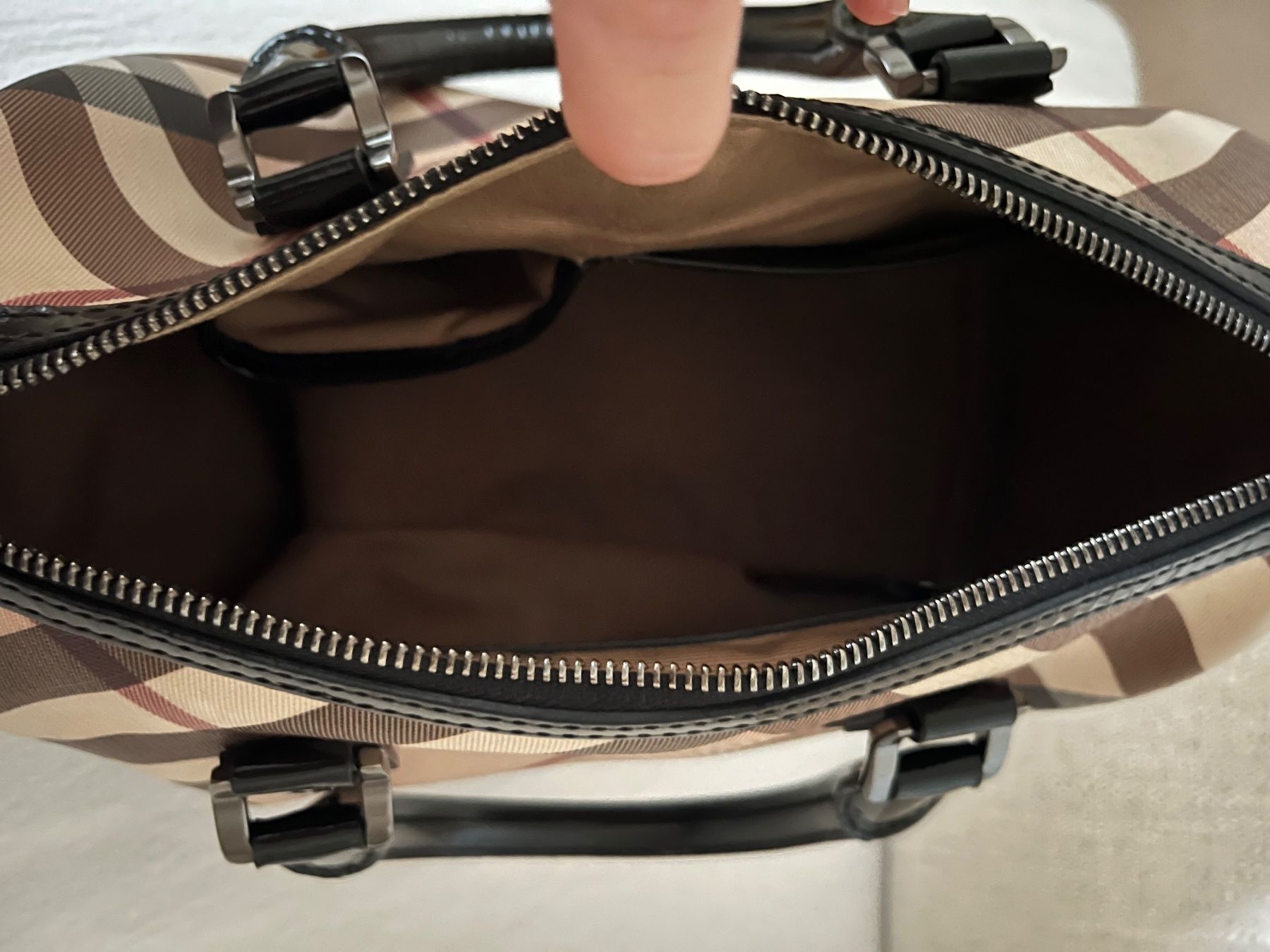 Burberry Taschen für Damen: Burberry Bowlingtasche – Gebraucht aus Baar von sim_5d6l 2