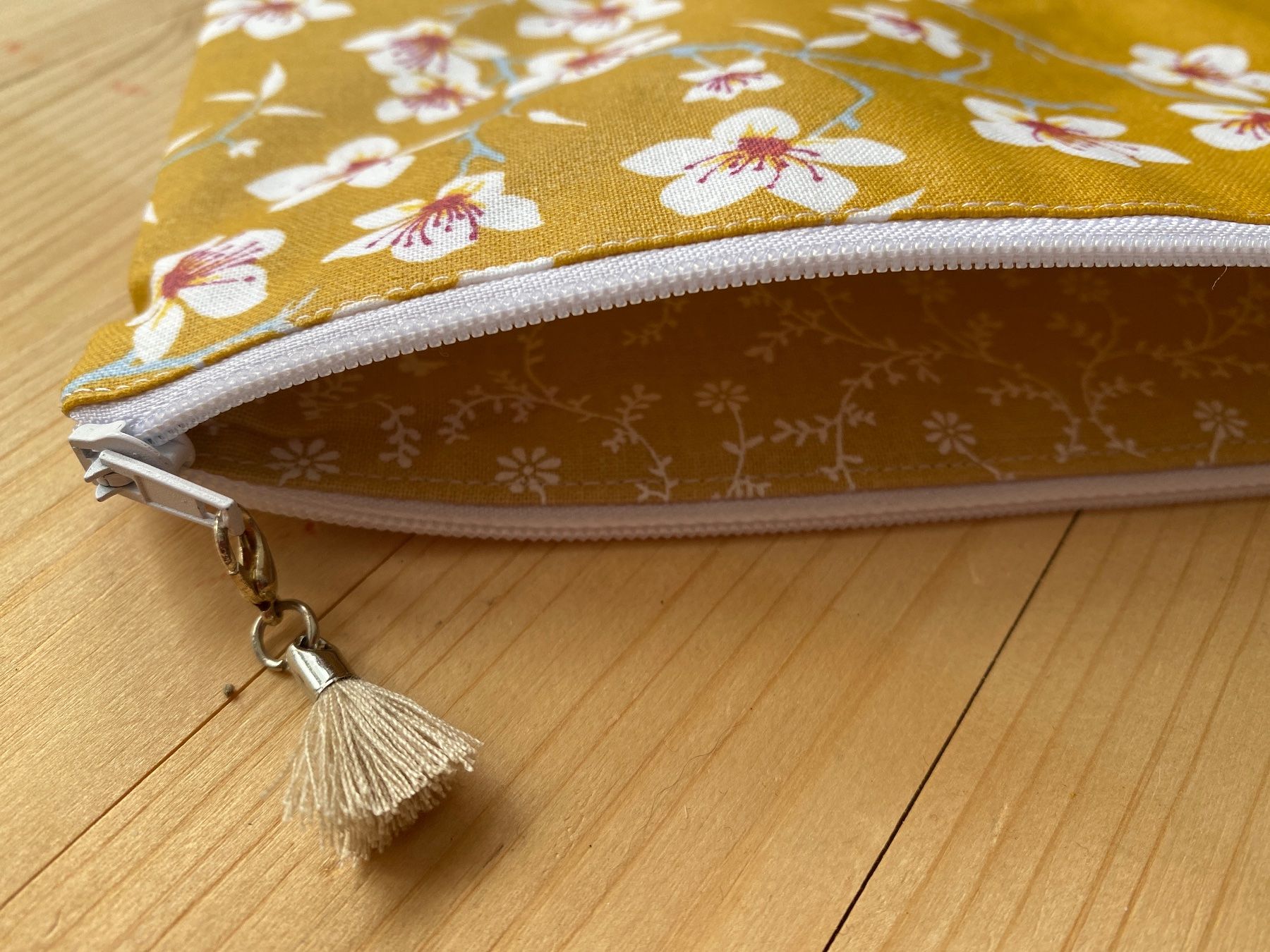 Sonstiges Schreiben & Zeichnen: Handgemachte Kosmetiktasche/Etui mit Blumenmuster, neu – Neu (gemäss Beschreibung) aus Steg im Tösstal von Magena70 1