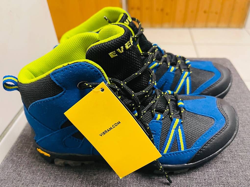 Scarpe per ragazzi: neue Wanderschuhe, Grösse 34 – Usato da Sierre venduto da Bobilein 1