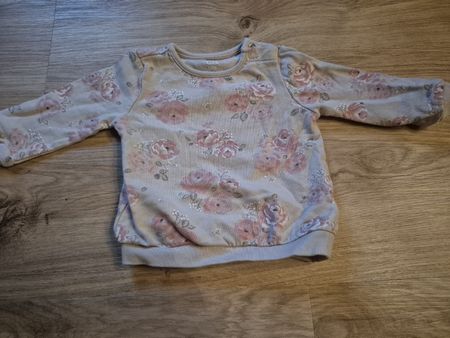 Pulli Blumenmuster Grösse 74, guter Zustand