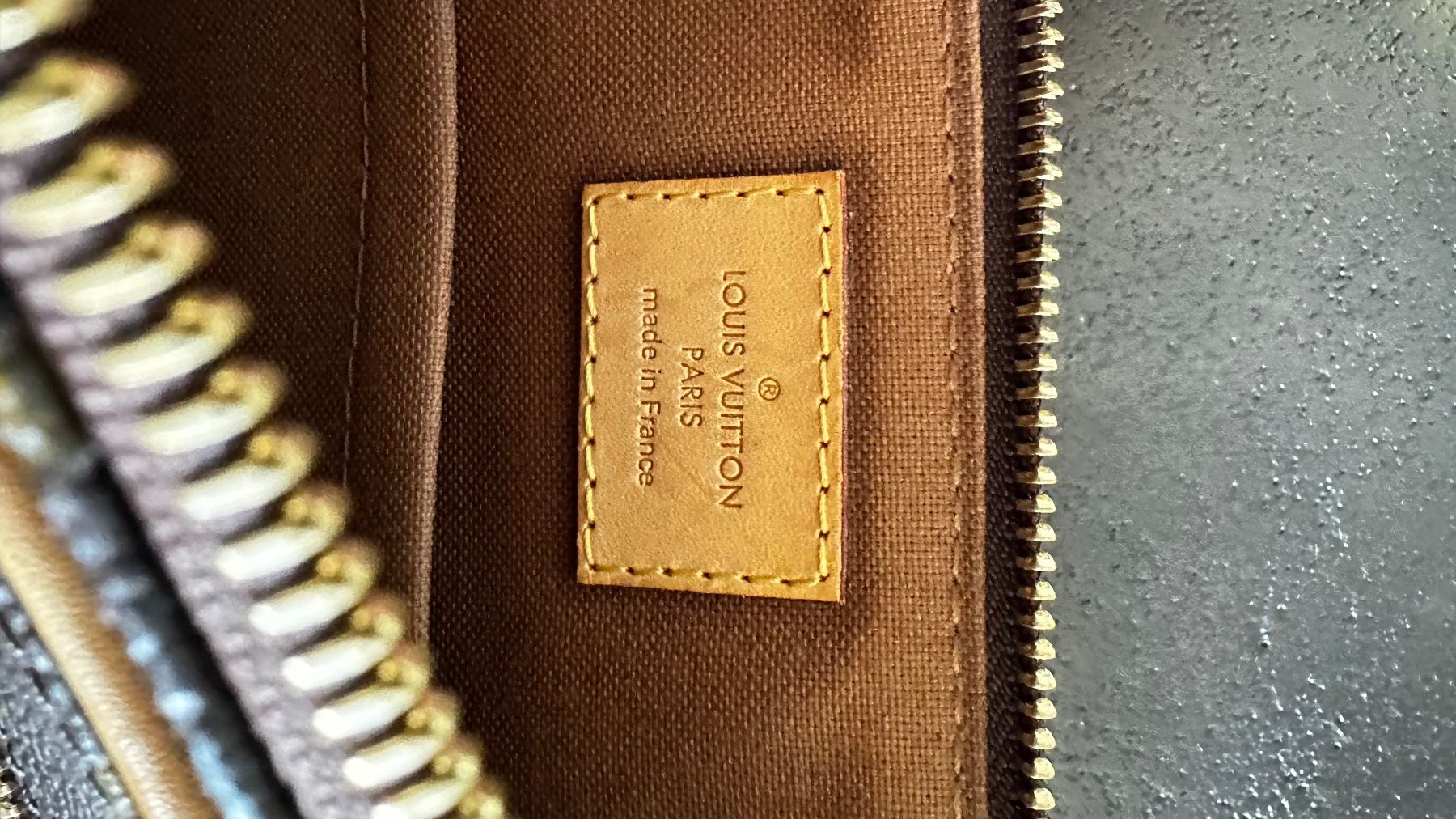 Louis Vuitton Borse: LV Louis Vuitton Pochette Valmy Monogram – Usato da Ponte Capriasca venduto da Zoezoe16 2