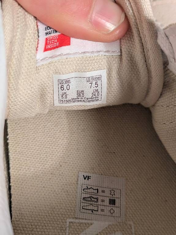 Damenschuhe: Original Wildleder beige Vans Grösse 38 – Gebraucht aus Schwyz von Magdalena86 1