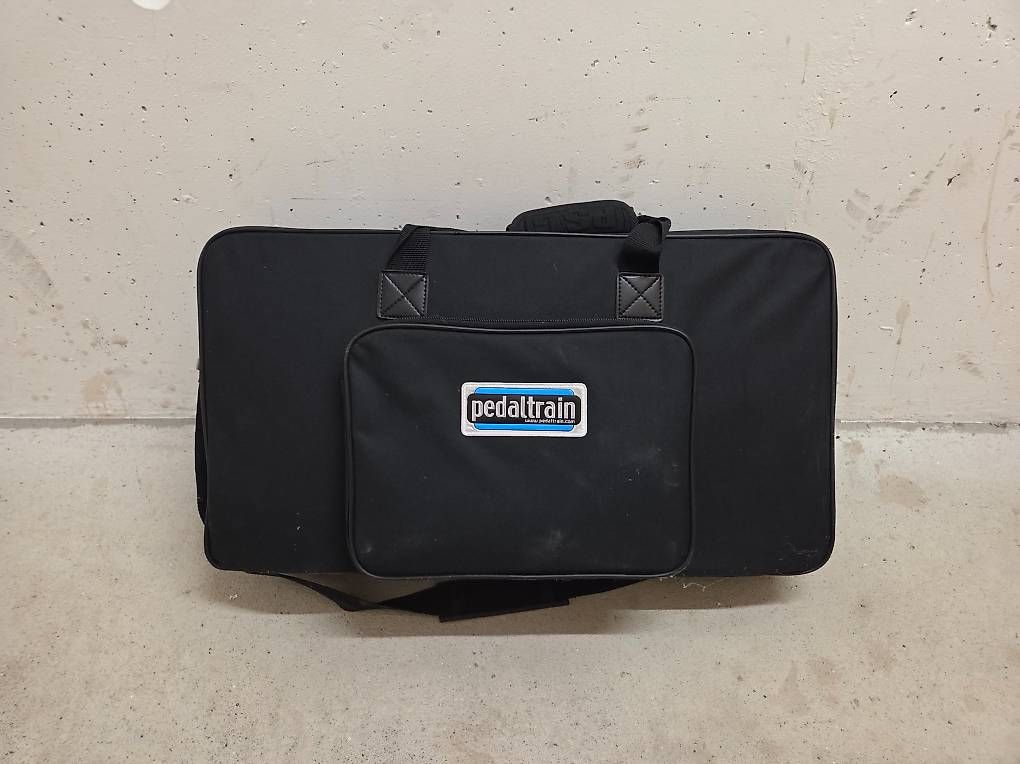 Strumenti musicali: Komplettes Pedalboard mit Patchkabel – Usato da Zürich venduto da TheRoyal 1
