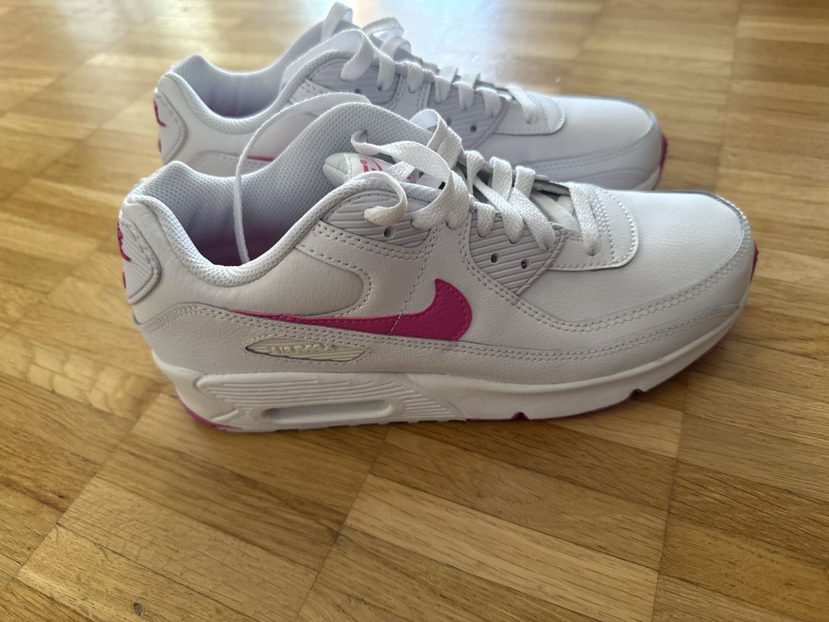 Nike Chaussures femmes: Nike Air Max 90 neu und original  – Neuf avec emballage d'origine à Sisseln AG par Gommibaerli87 1