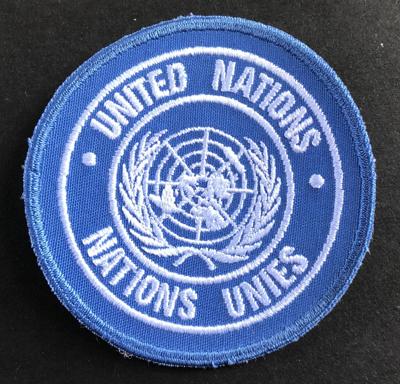 Placchette & Badge: BADGE UNITED NATIONS – Nuovo (secondo la descrizione) da Ostermundigen venduto da Heavenmaus75