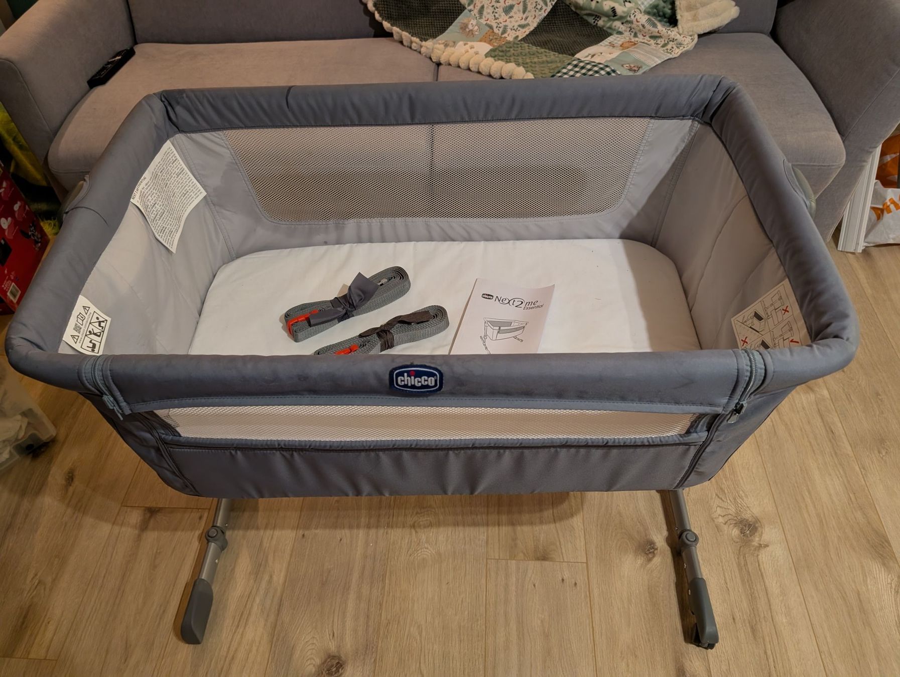 Betten: Berceau cododo Chicco Next2Me Essential comme neuf – Gebraucht aus Courtételle von Skye13