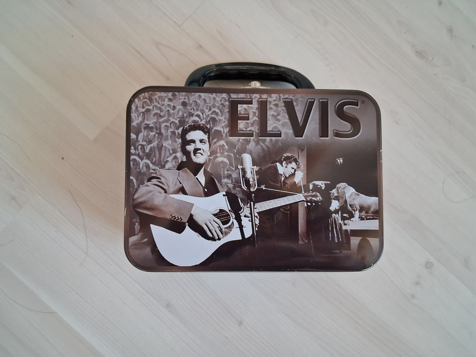 Reisekoffer: KLEINER ELVIS KOFFER – Gebraucht aus langnau von Santos1411