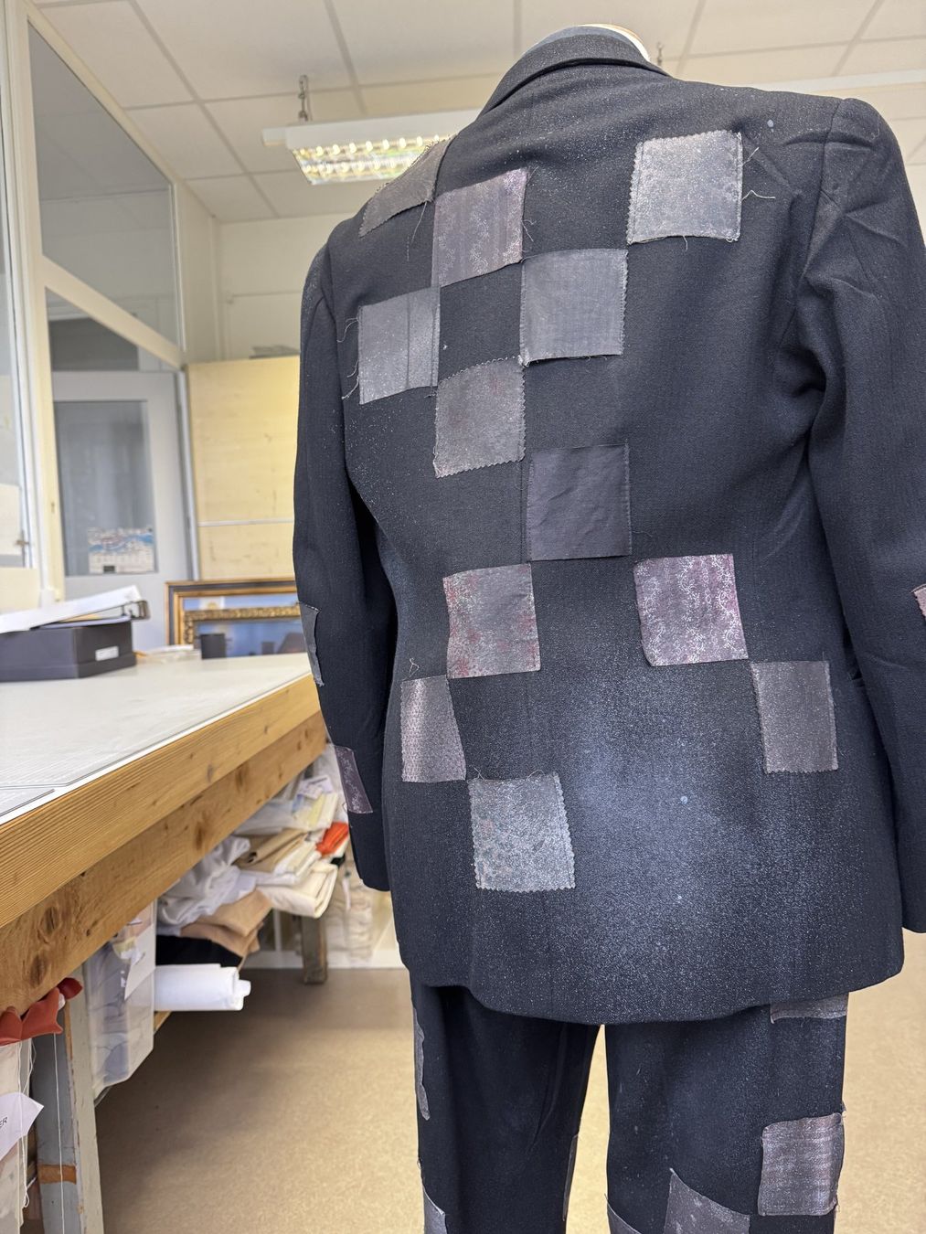 Anzüge: Patchwork Anzug mit Flicken, 3-teilig, handgenäht & Unikat – Gebraucht aus Thun von Thunerseespiele_FBM 2