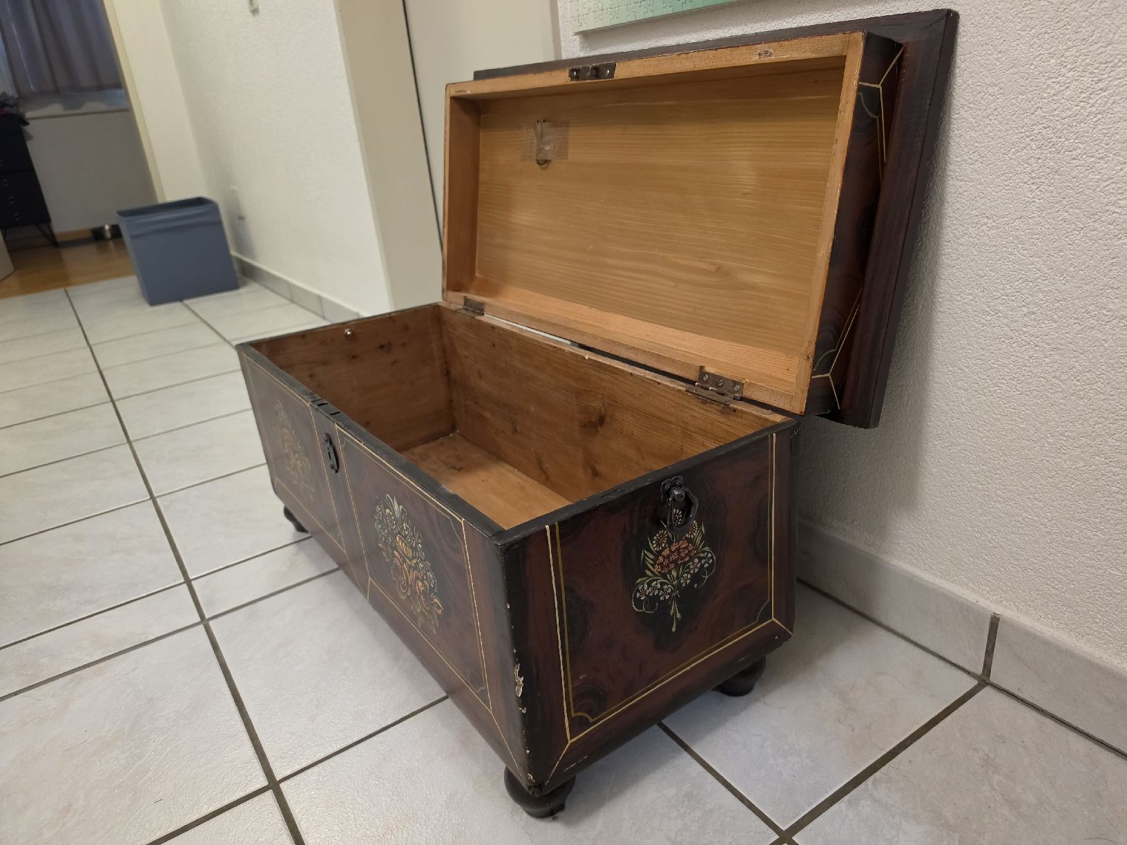 Coffres: Holz-Truhe  – D'occasion à Oberrüti par nin_6wgk 2