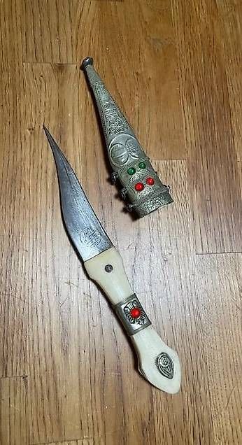 Posate: Antiker Orientalischer  Dolch – Usato da menziken venduto da Roc3
