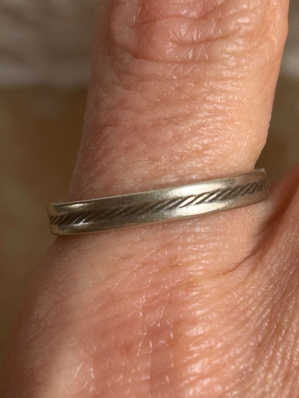 Ringe: Silberring mit schraffiertem Muster (55) – Gebraucht aus Dittingen von Bijoubelle