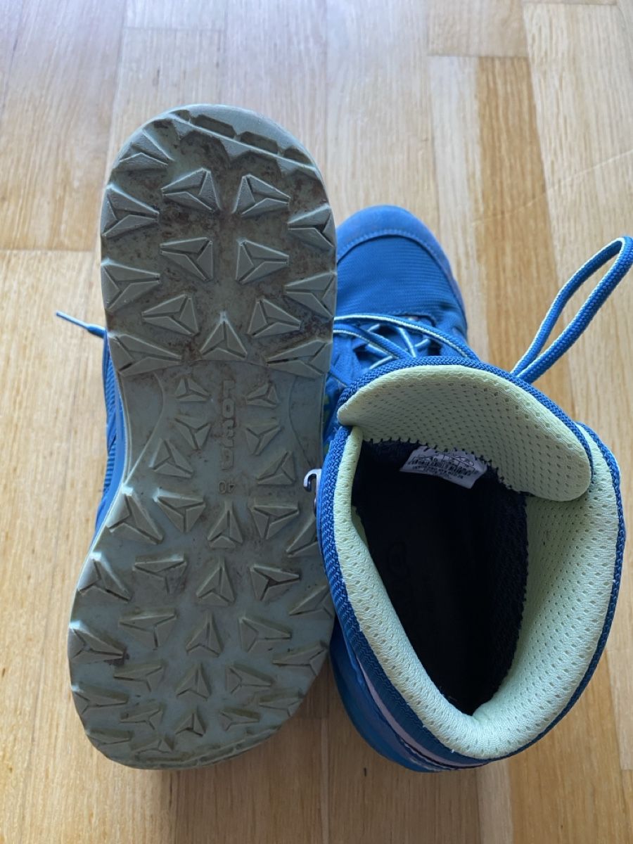 Lowa Scarpe da uomo: Lowa Wanderschuhe Gr. 40 Blau Top – Usato da Münchenstein venduto da sommerverkauf12 3
