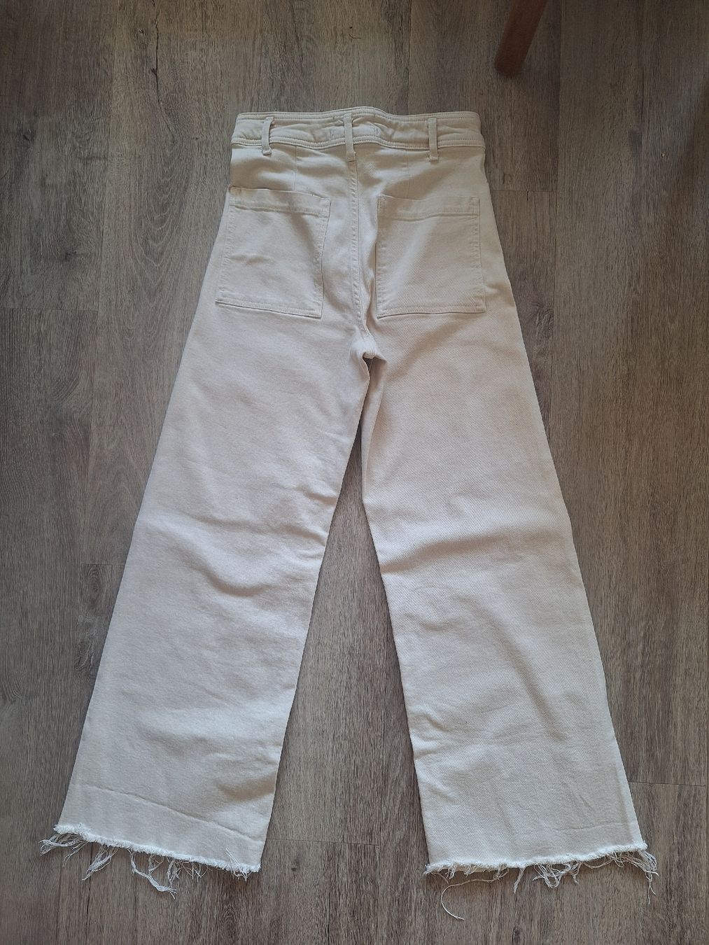 Zara Jeans: Zara Marina Straight Hose – Nuovo (secondo la descrizione) da Gähwil venduto da keb_qb65 2