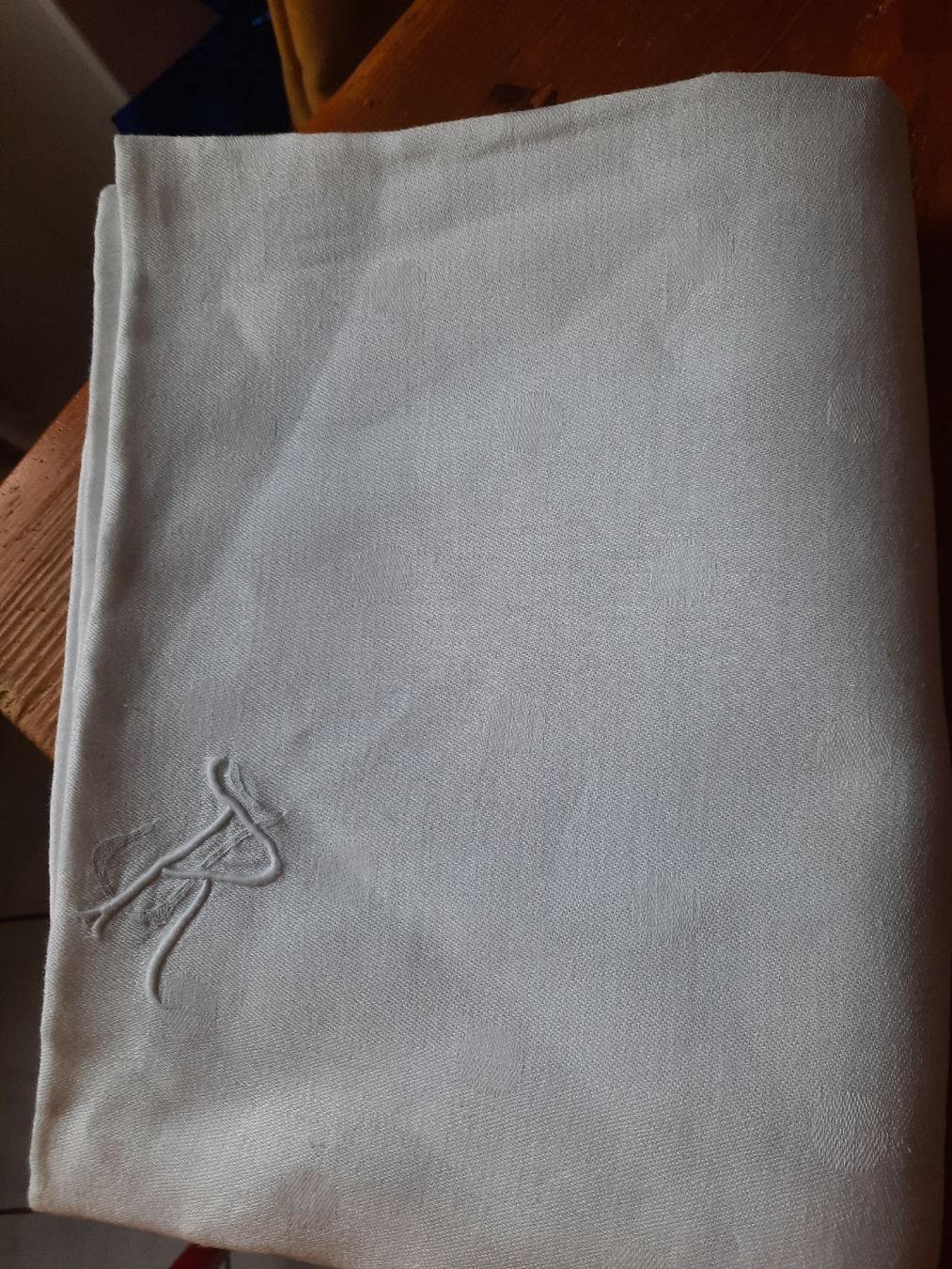 Altra biancheria da tavola: Ancienne NAPPE, en LIN. Avec MONOGRAMME – Usato da Le Locle venduto da marylise01