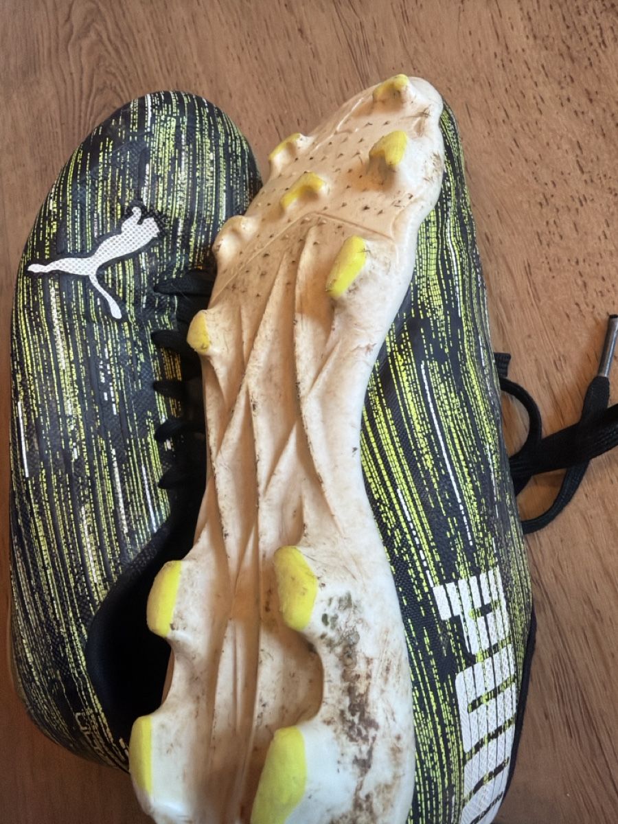 Puma Scarpe per ragazzi: Fussballschuhe Puma Grösse 35 – Usato da Walde AG venduto da Hanutta 1