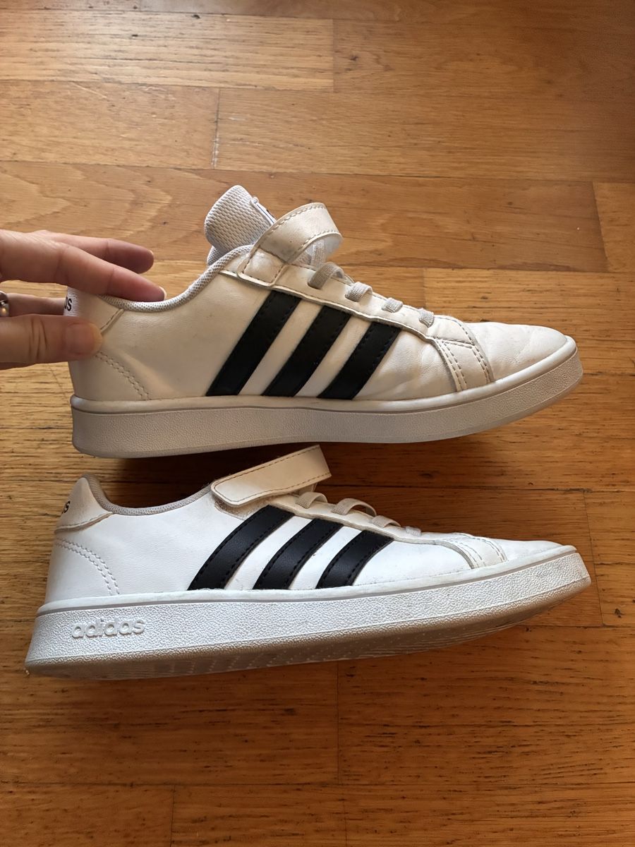 Adidas Scarpe per ragazzi: Schöne Adidas Schuhe Gr. 35 – Usato da richterswil venduto da lunamarie001 1