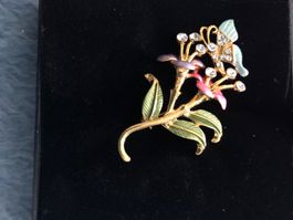 Letzte Chance: Blumenstrauss Brosche edel