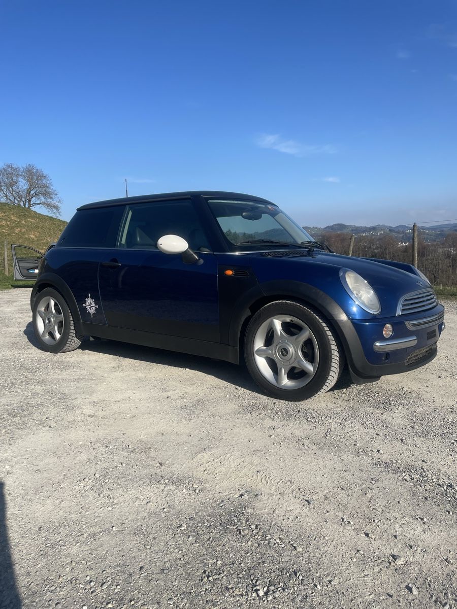 Mini Autos: Mini Cooper 1.6 R50 – Gebraucht aus Gossau SG von 52962