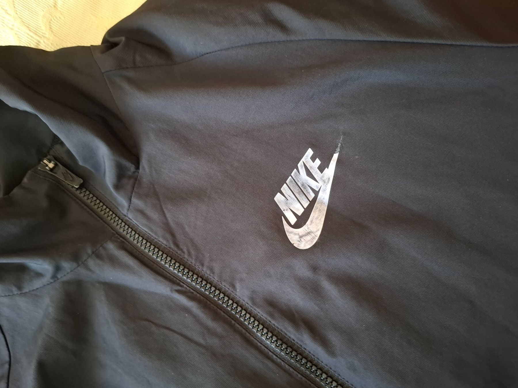 Nike Giacche: Leichte Sportjacke Nike S Schwarz – Usato da St.Gallen venduto da LaMiSa 1