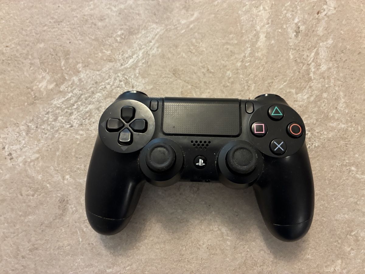 Sony Controller: Controller Sony PlayStation 4 schwarz gebraucht – Usato da Zürich venduto da R1908