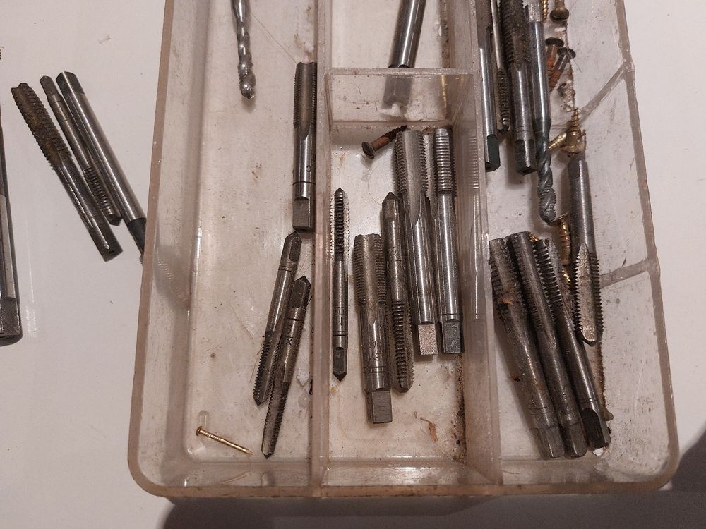Tous les outils: Gewindeschneideset mit Schneideisen und Windeisen – D'occasion à Vilters par tha-tha 3