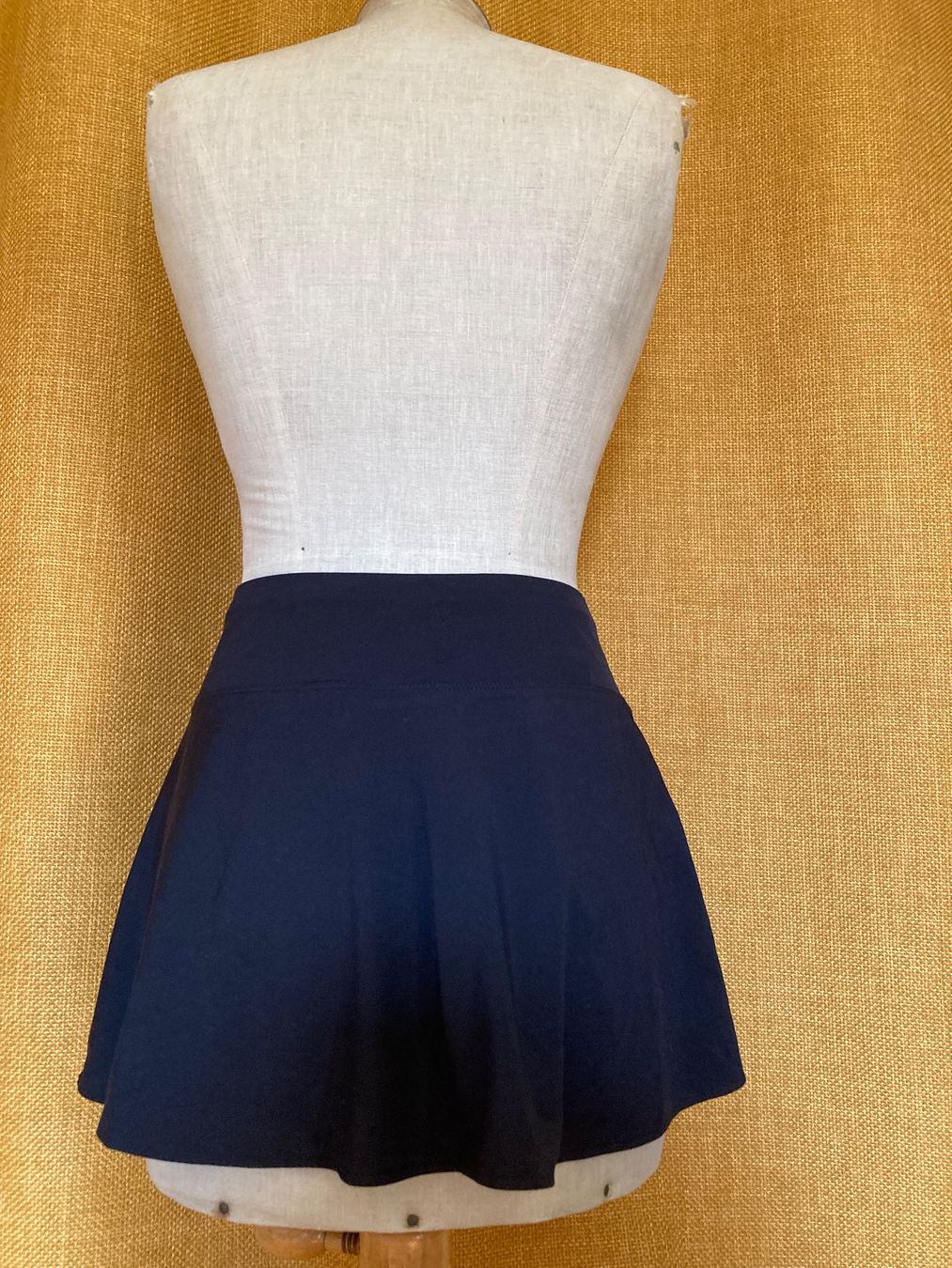 Kleiderpakete: ensemble original de styliste jupe et haut – Gebraucht aus Ardon von hel_2sxp 5