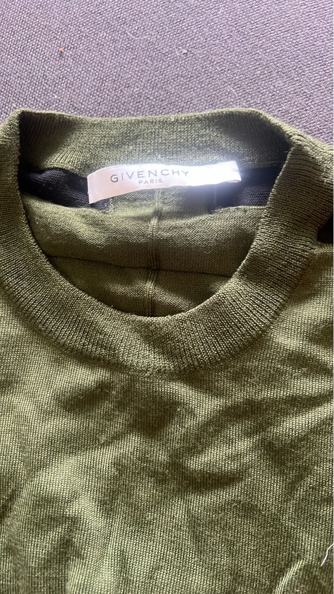 Givenchy Maglioni & Felpe: Givenchy Paris Sweater - Olive Green, Stylish and Warm – Usato da Oberägeri venduto da rus_7vhx 1