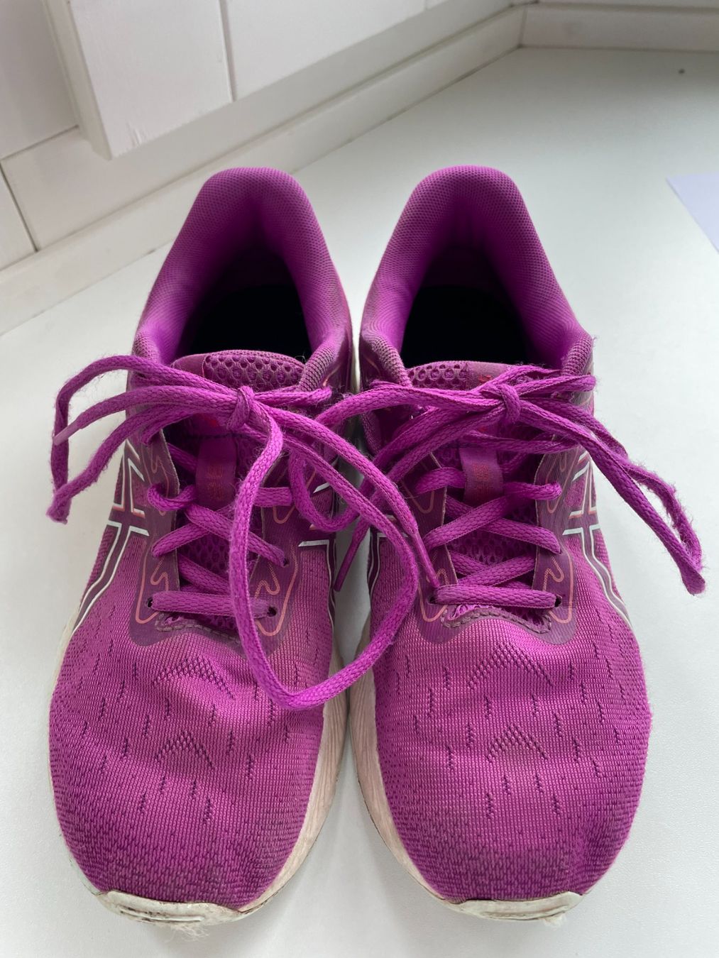 Asics Schuhe für Jungen: Asics Laufschuhe Kinder Grösse 35.5 – Gebraucht aus St.Gallen von fredlabosch 1