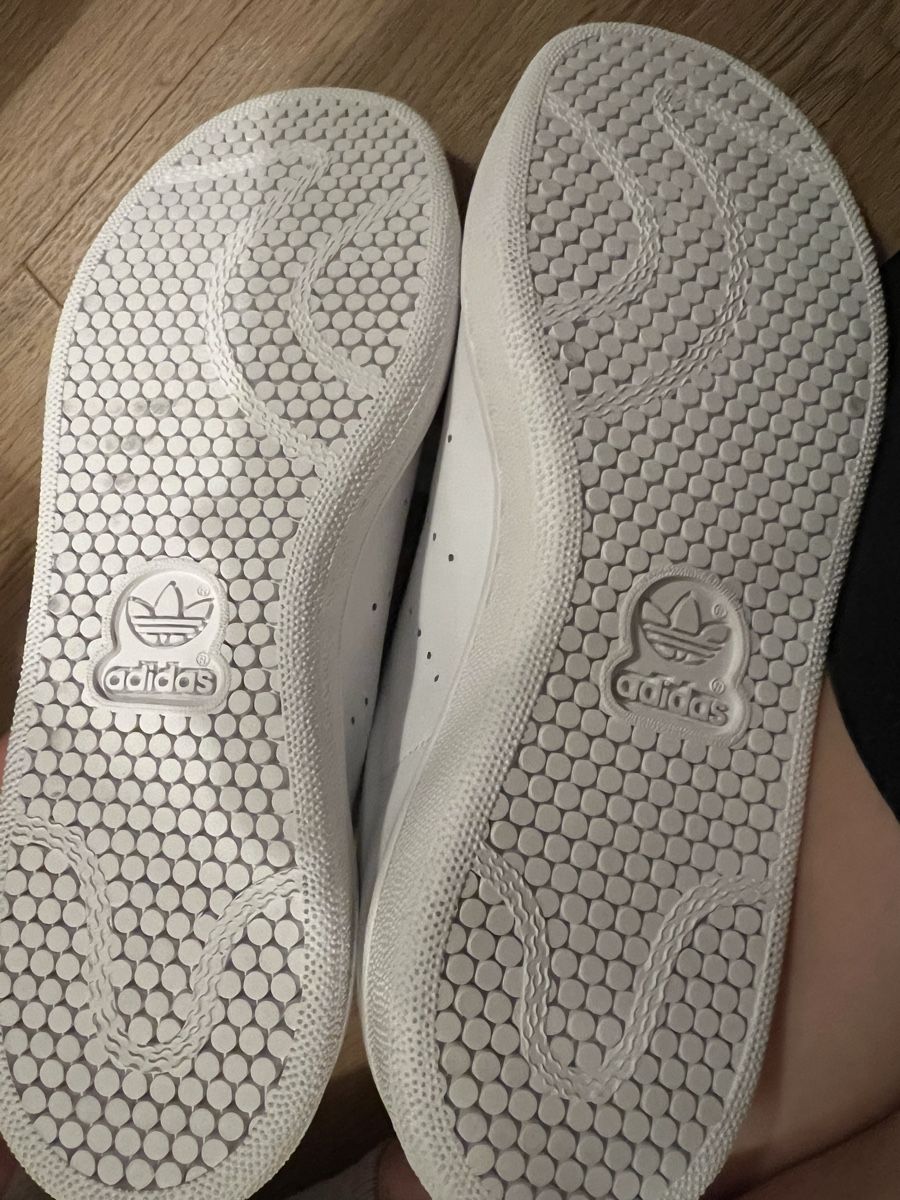 Adidas Damenschuhe: Adidas Damen 38 2/3 – Neu und originalverpackt aus Gamprin-Bendern von Seller_FL 1
