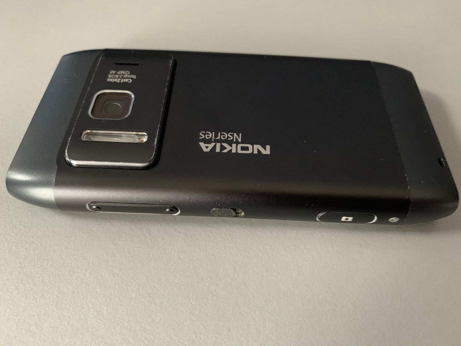 Nokia Portables: Nokia N8-00 Smartphone mit Zubehör – D'occasion à Langwiesen par Restposten-24 5