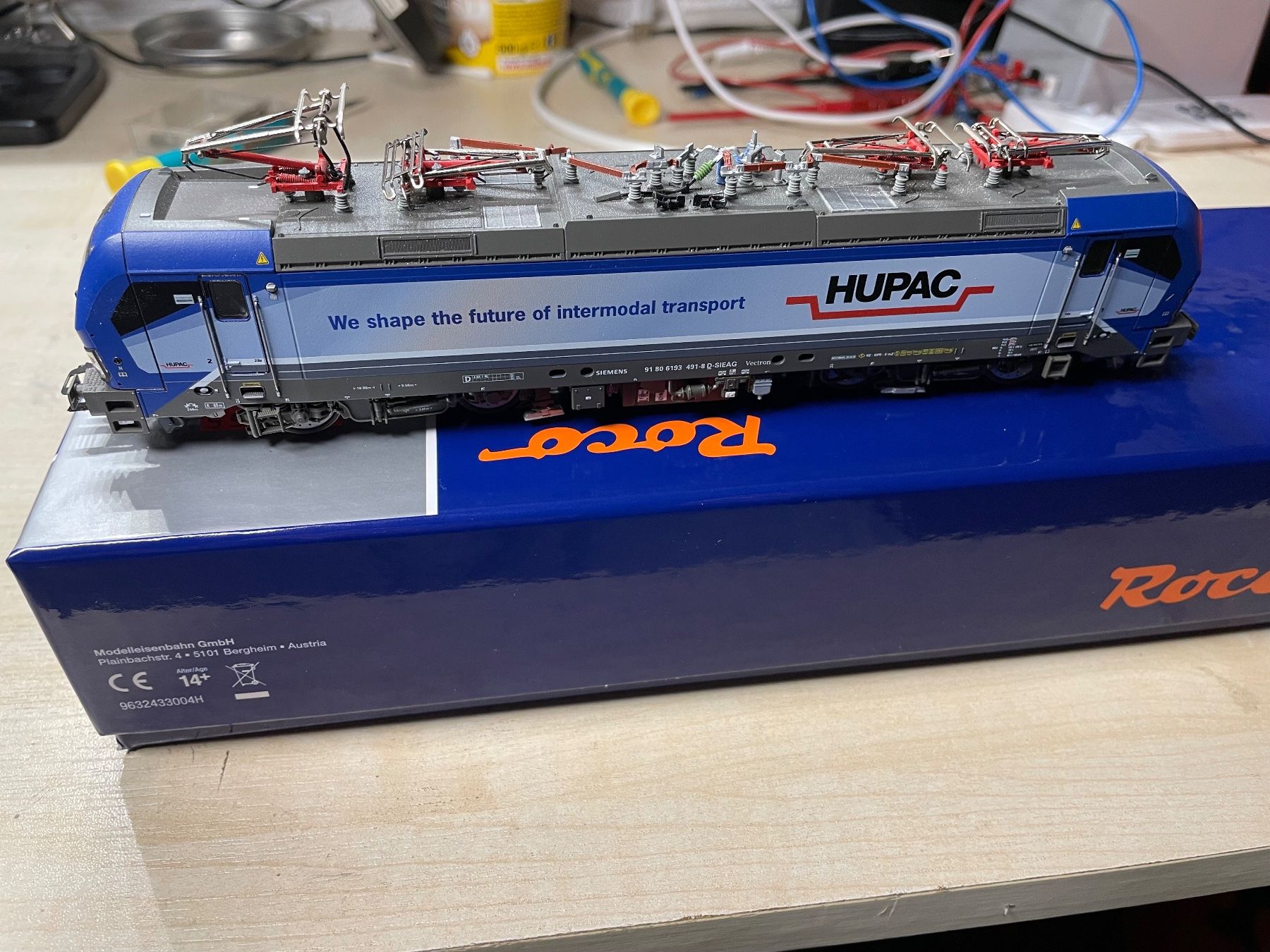 Roco Modellini di ferrovie: Roco Hupac Lok mit Sound DCC Digital – Usato da Halten venduto da 079kaid1 6