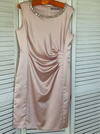Christian Berg Kleid rosa mit Steinen Grösse 42