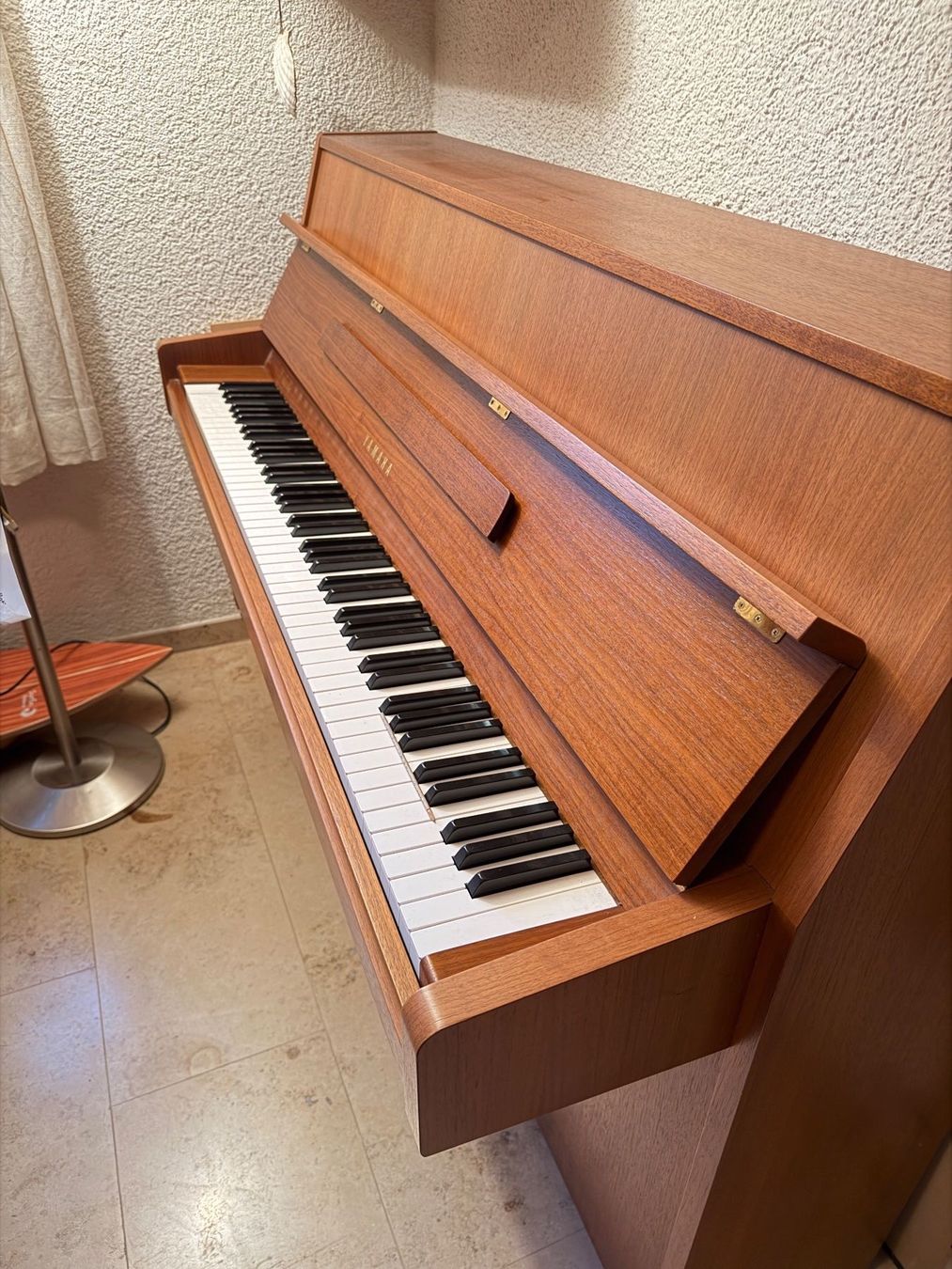 Yamaha Strumenti musicali: Klavier - Yamaha M1JR – Usato da Wetzikon ZH venduto da ren_9jt6 1