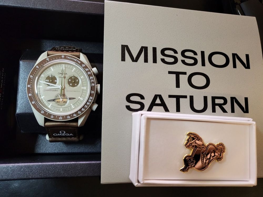 OMEGA X SWATCH Mission To Saturn Bioceramic Moonswatch Pin's (Neu und ...