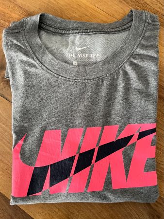 Nike Dri-FIT T-Shirt Grau Pink Logo Gr. S Original