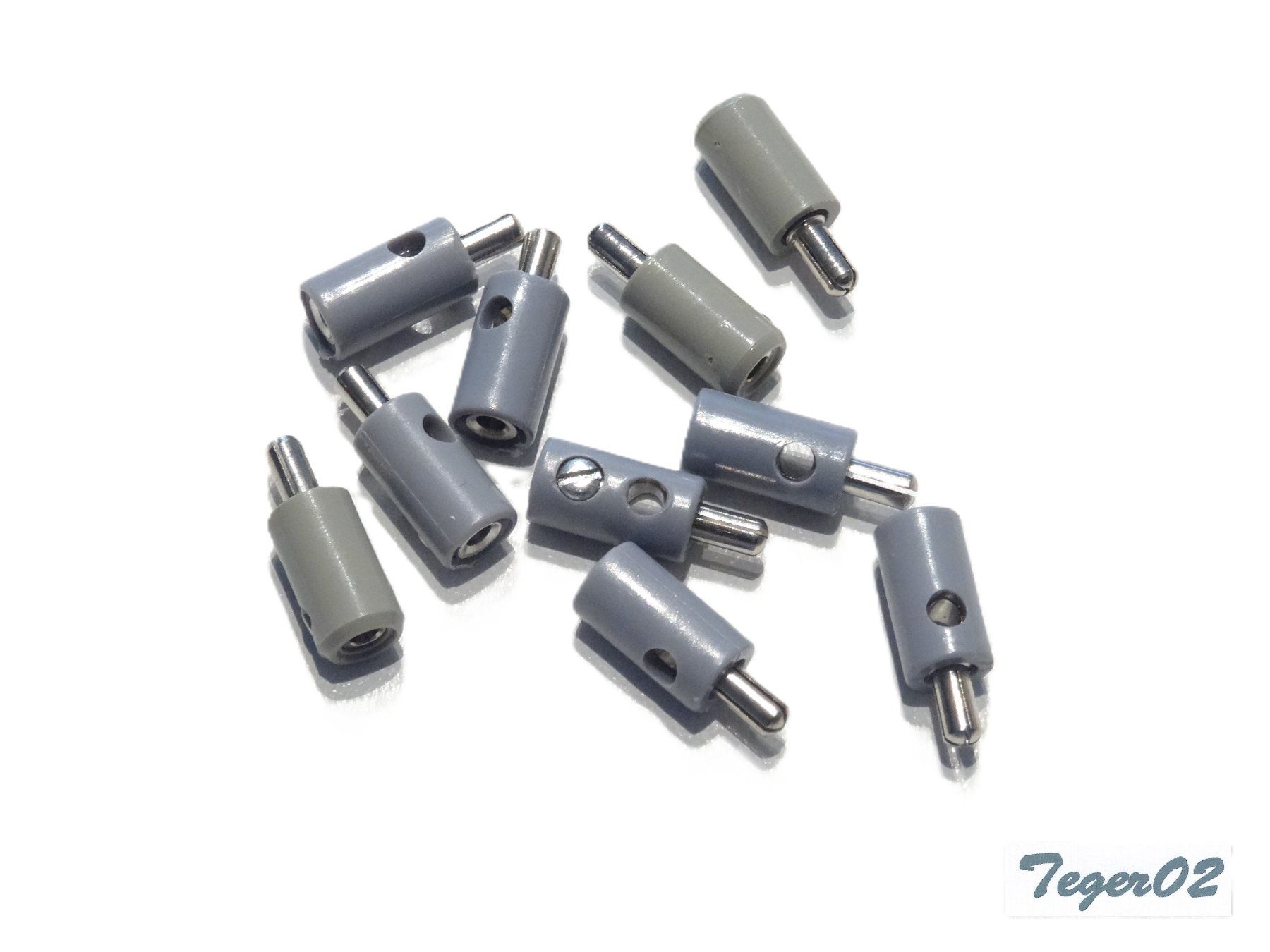 Märklin Modellini di ferrovie: Märklin H0 Stecker-Set grau – Nuovo (secondo la descrizione) da Hochdorf venduto da Teger02