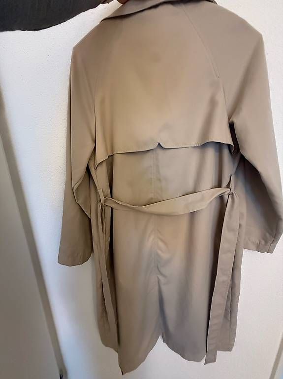 Mäntel: Trenchcoat Stradivarius (S) – Neu und originalverpackt aus Herisau von Fashionata0609 1