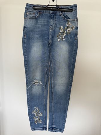 Jeans mit Blumenmuster, Grösse 36, ideal für den Frühling