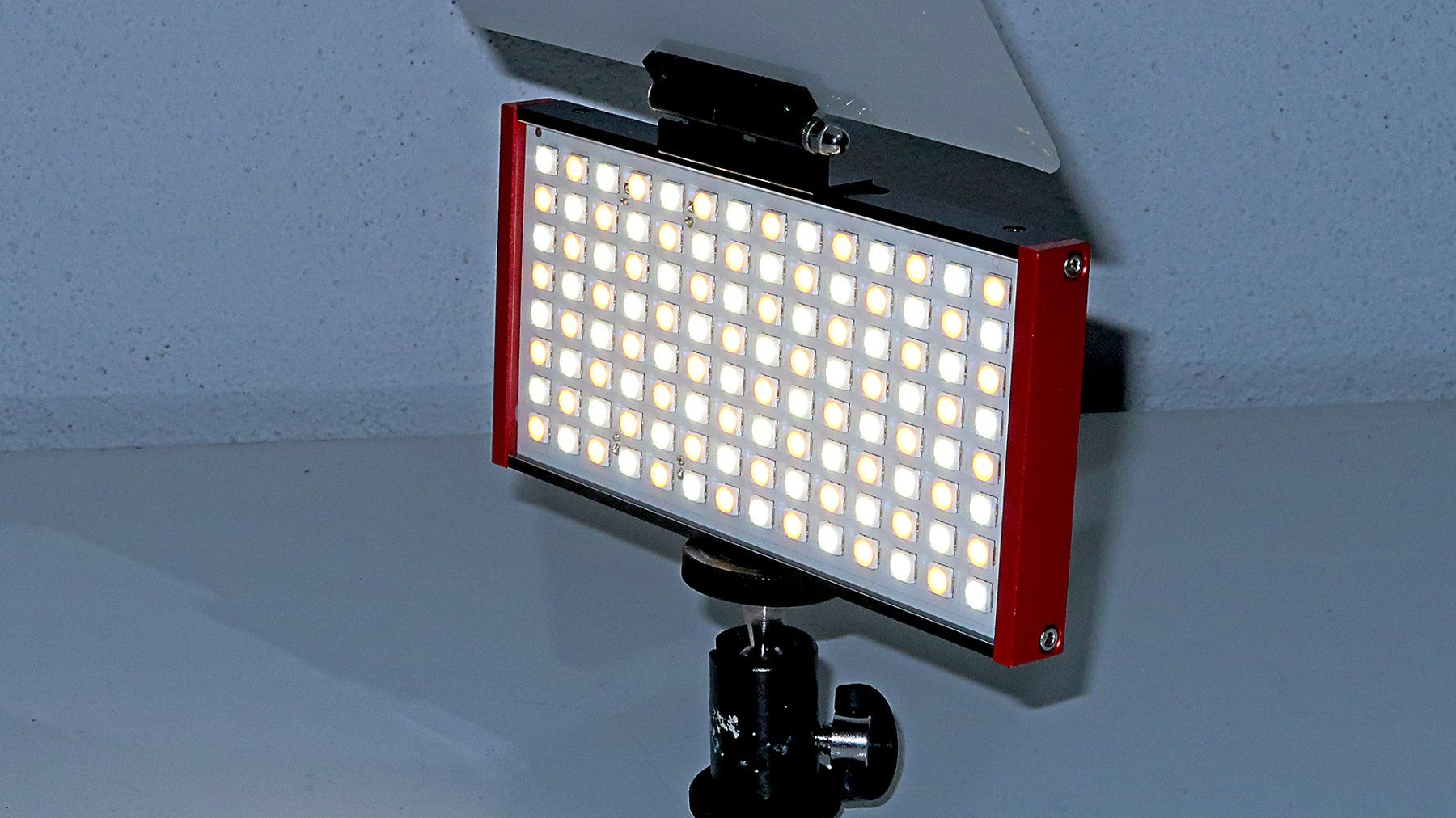 Lampes: Aladdin LED Kameraleuchte A-Lite – D'occasion à Uster par Mruedis 2